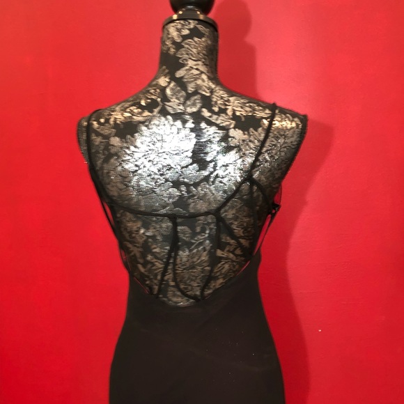 Long Black dress - Picture 2 of 4